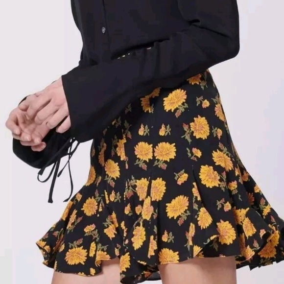 Veronica Beard Dresses & Skirts - Veronica Beard Gold Yellow Ruffled Midi Skirt